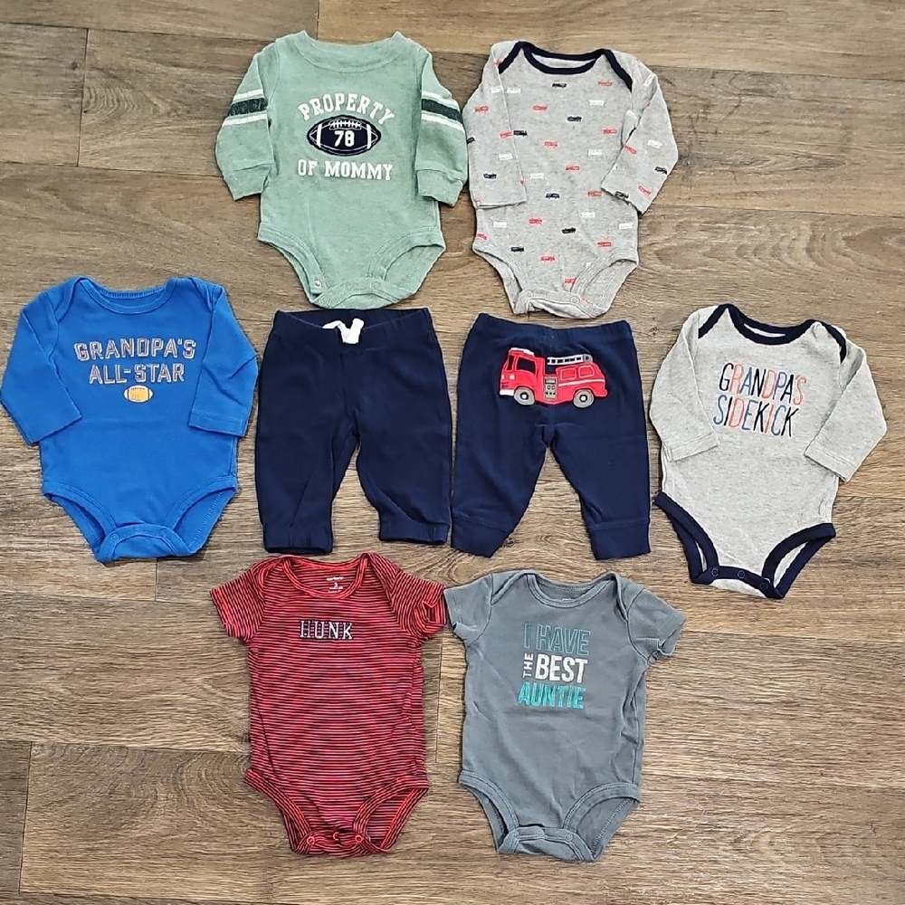 Baby Boys Carters Bundle Of Onsies And Pants Size 3 Months